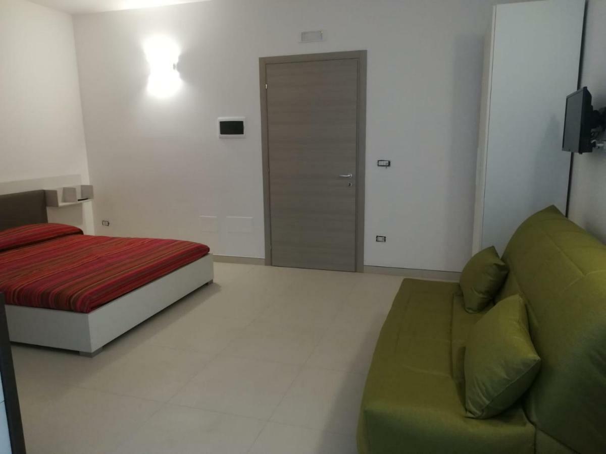 פורטו צ'זראו Casa Vacanze Rossini מראה חיצוני תמונה